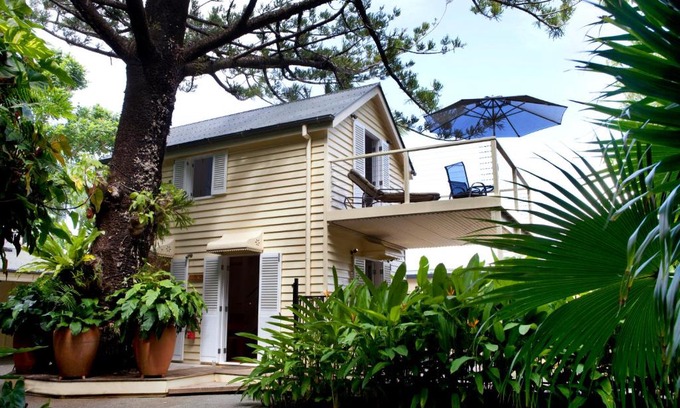 Port Douglas Hotel | Port Douglas Cottage & Lodge