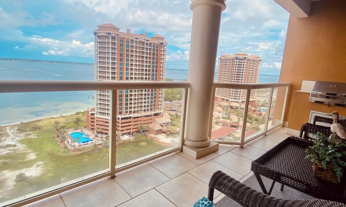 Pensacola Beach Apartamento | Portofino Pensacola Beach Paradise 2 bedroom 2 1/2 bath dolphin view room
