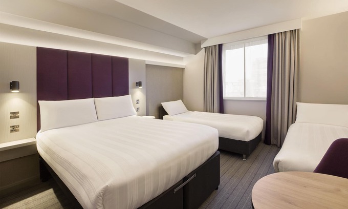 Wenvoe Hotel | Premier Inn Cardiff West