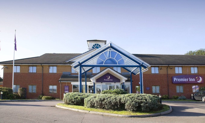 Flamstead Hotel | Premier Inn Luton South - M1 J9