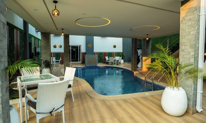 Ikeja Hotel | Presken Awolowo Way - Ikeja