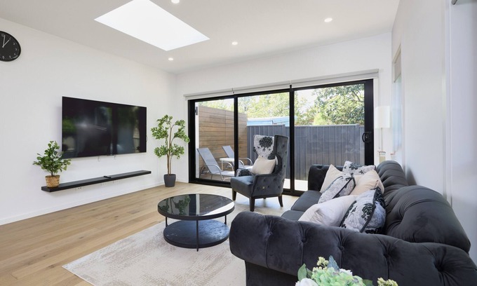 Preston Casa | Preston Northcote Mod Lux Townhouse 5 bed 5 bath
