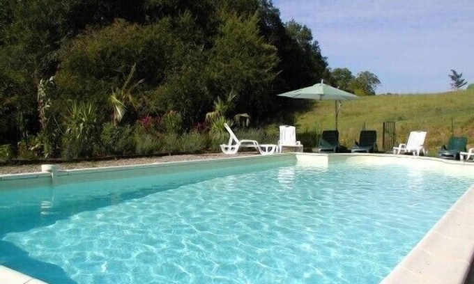 Sarlat-la-Caneda Cabaña | Bonita casa de campo en el campo de Sarlat, renovado en 2018 con piscina climatizada 29 ° bajo refugio)