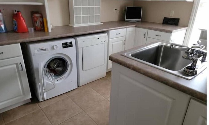 Lynn Center Casa | Private 25 acre, 6 bedroom estate. Sleeps up to 24