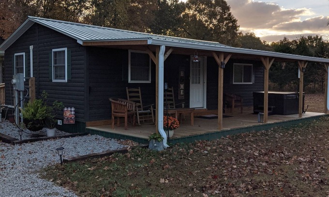 Columbia Cabina | Private cabin located on 7 acres in the country