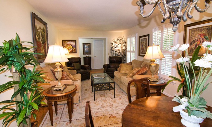 Tucker Casa | Private charming, stylish retreat in Tucker