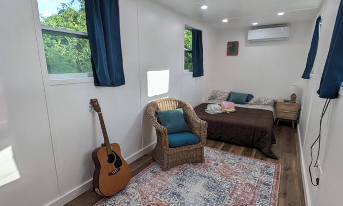 Estate Mandal Alquiler De RV | Private container 2 with AC