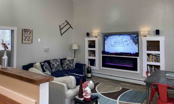 Rollinsford Condominio | Private Converted 1700 Barn - 2 Bedrooms, 1 Bath