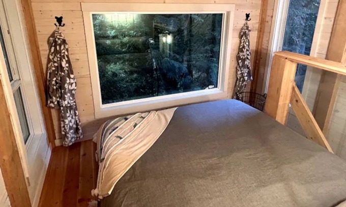 Regional District of Nanaimo Otro | Private Creekside Cabin minutes from Parksville