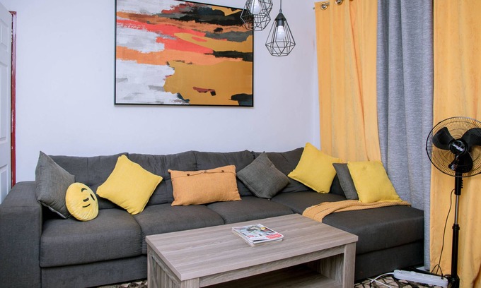 Harare East Cabaña | Private Gletwyn Guesthouse w/In-Stay Cleaning Services. Family/Child friendly.