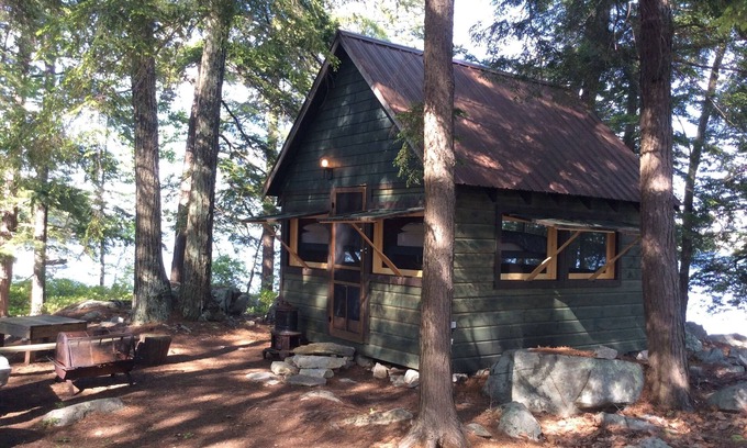 Tuftonboro Casa | ¡Isla privada del lago Winnipesaukee!