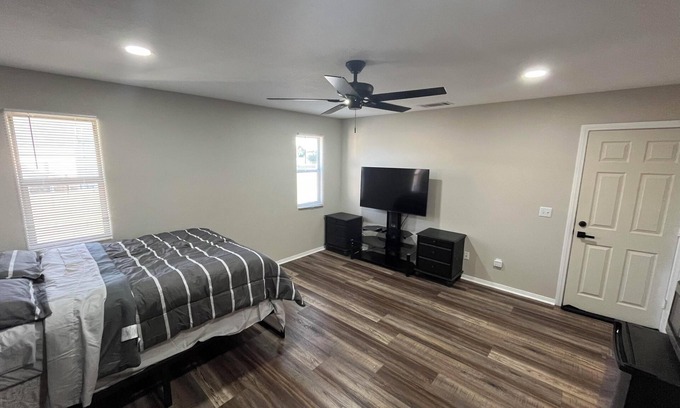 Victorville Casa | Private Master Bedroom in Spring Valley Lake