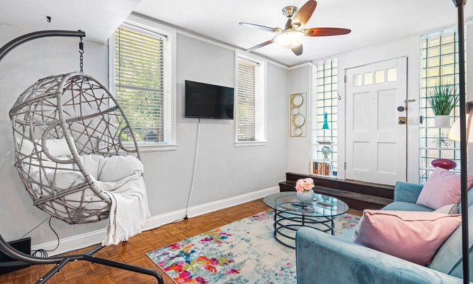 Virginia Highland Apartamento | Private Midtown Hidden Gem- Steps from Piedmont Park + Free Parking