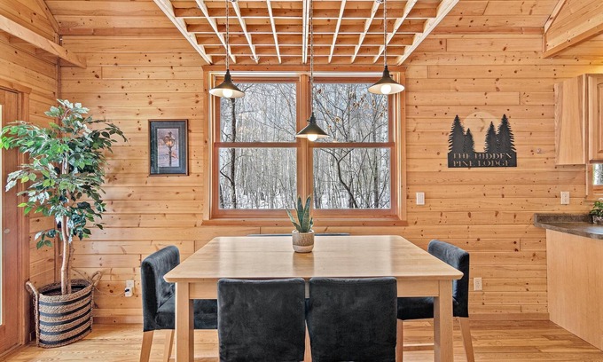 Spooner Cabina | Private Modern Cabin with Hot Tub on 11 Acres - The Perfect Up North Getaway