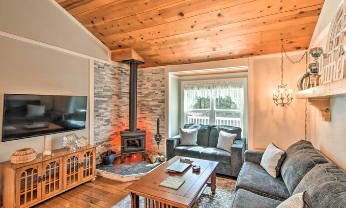 Murphy Casa | Private Pool, Hot Tub & Yard: Serene Murphy Home