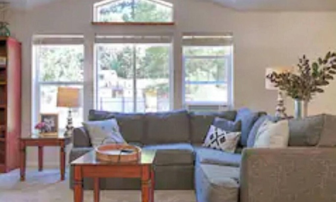 Willow Creek Casa | Private, Quiet, Willow Creek Retreat