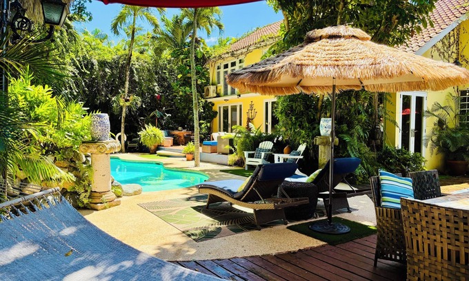 Navarro Casa | Cozy, private house with local charm.