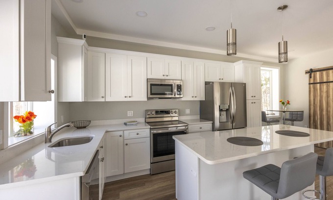 York Cabaña | Private River Cottage Oasis, steps to York River