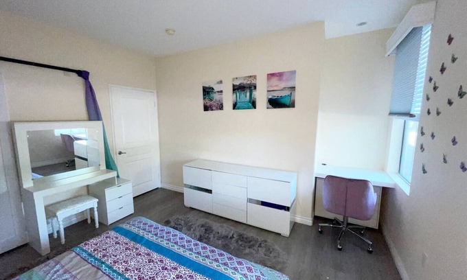 Airport Area Condominio | Private room with private bathroom near UCI