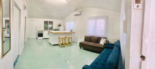 Nuku'alofa Casa | Private Twin Room - Tonga Coral Cottage