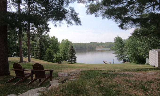 Lavigne Casa | Private Waterfront 4 Season Cottage - Must See!