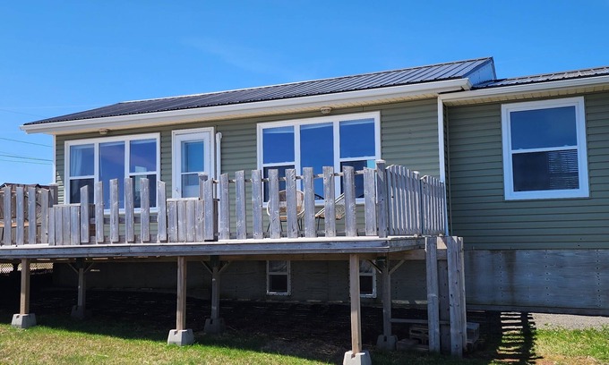 Cap-Pele Cabaña | Private waterfront cottage with beautiful ocean views