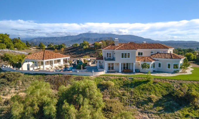 Temecula Casa | Private Wine Country estate with 360 view of Temecula Valley