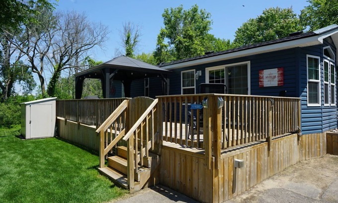 Sherkston Cabaña | Private Wooded Lot - Sherkston Shores Cottage