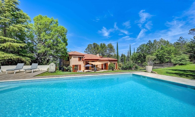 Peynier Casa | Provence house with swimming pool, Ste Victoire view, near Aix (sleeps 10)