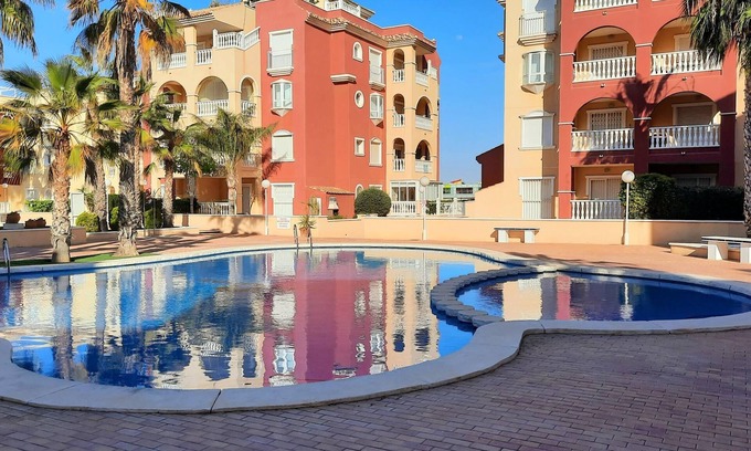 Los Alcázares Apartamento | Puerto Marina 3 bedroom 2 bathroom ground floor apartment with large terrace.