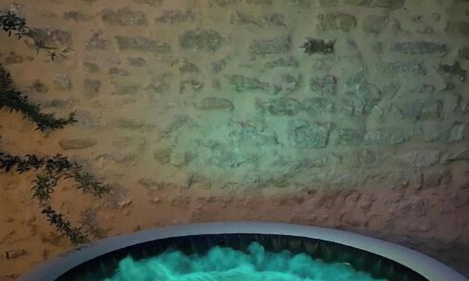 Pujaut Casa | Pujaut, Gard, provence, Avignon, Gîte cœur de village "sous le clocher