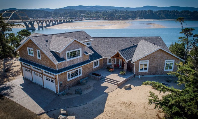 Bayshore Casa | Lujoso condominio con vista a la Bahía de Alsea y al Océano Pacífico