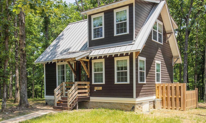 McEwen Casa | Purple Martin: Secluded Forest Birdwatcher