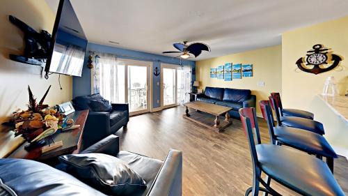 Put-in-Bay Casa | Put-in-Bay Waterfront Condo #206