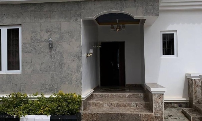 Jos Hotel | Qeesh Quintessential Apartments