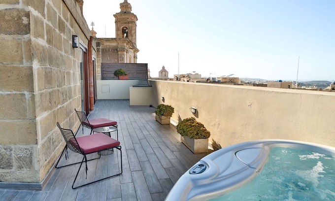 Nadur Hotel | Quaint Boutique Hotel Nadur