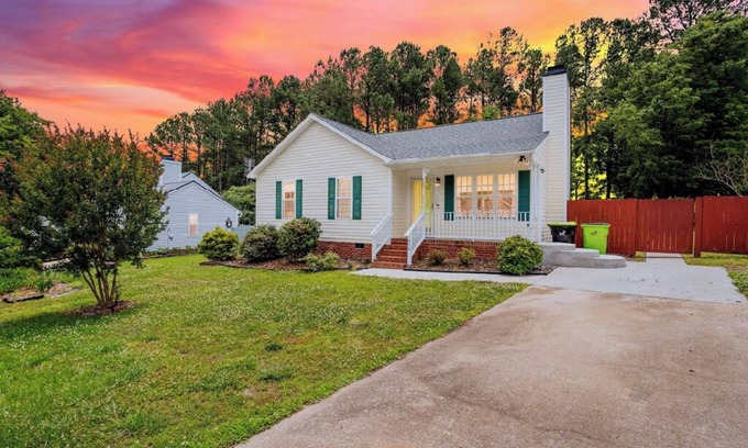 Holly Springs Cabaña | Quaint Cottage of Holly Springs