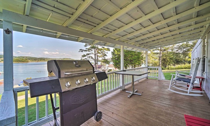 Bean Station Cabaña | Quaint Cottage Overlooking Cherokee Reservoir