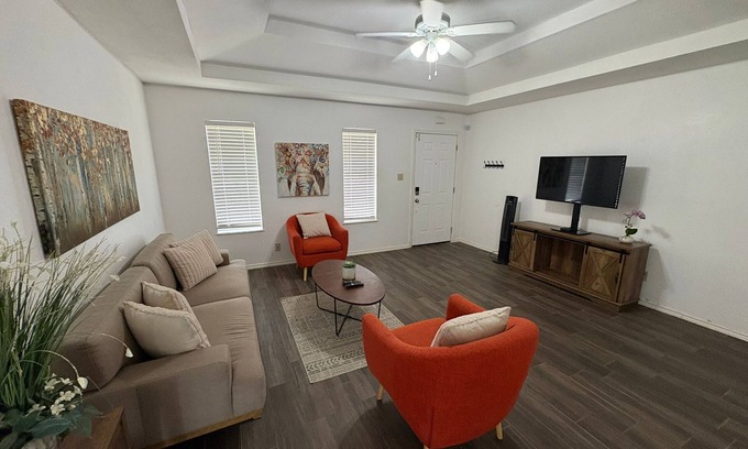 Harlingen Casa | Quaint & Cozy 3BR - pets welcome!