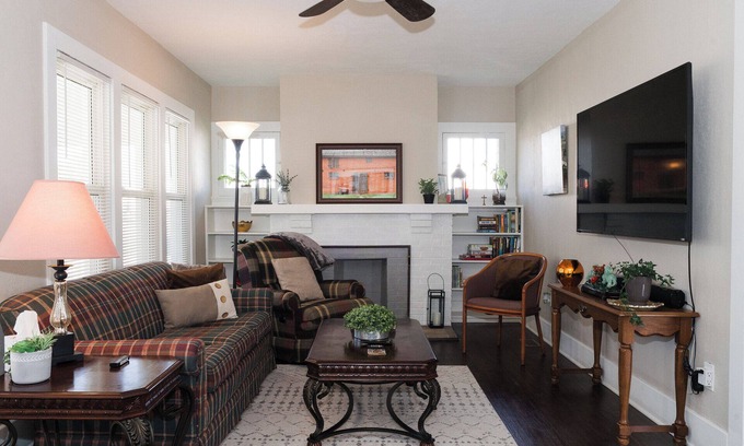 Northridge Casa | Quaint, Cozy, Updated Home -- 15 min to US Air Force Museum!