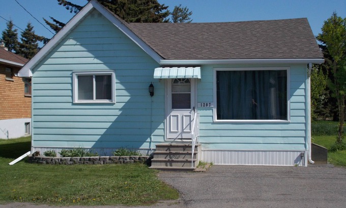Thunder Bay Casa | Quaint Spacious 3 Bedroom House Sleeps 5