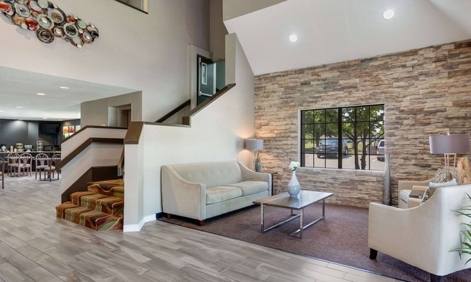 Lee's Summit Hotel | Quality Inn Lees Summit - Kansas City