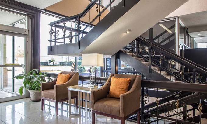 Schiller Park Hotel | Quality Inn O'Hare Airport