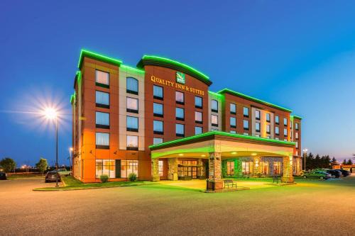 Desjardins Hotel | Quality Inn & Suites