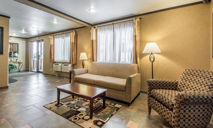 Decorah Hotel | Quality Inn & Suites Decorah