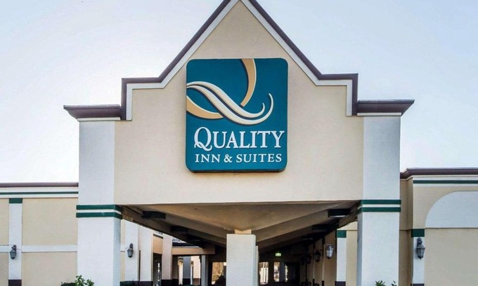 Erie Hotel | Quality Inn & Suites Erie near Casino