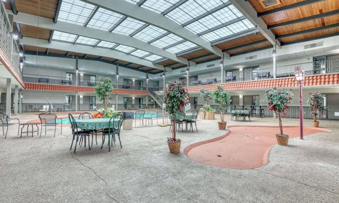 Green Bay Hotel | Quality Inn & Suites Green Bay Downtown