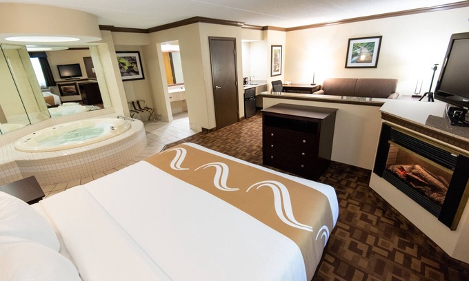 Milford Hotel | Quality Inn & Suites Quakertown - Allentown