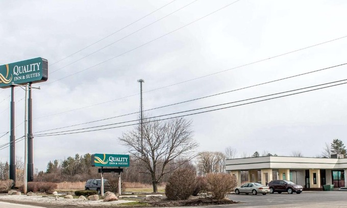 Fairview Hotel | Quality Inn & Suites