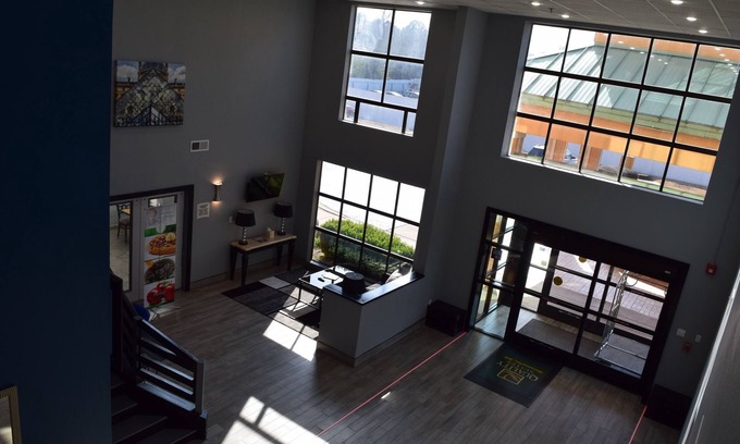 Maumelle Hotel | Quality Suites Maumelle - Little Rock NW